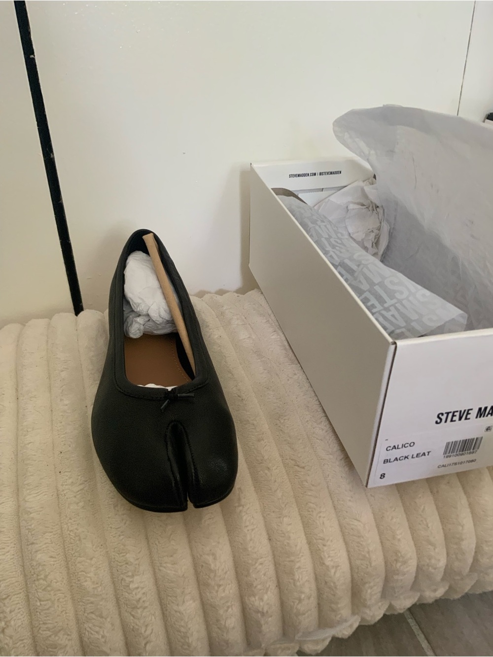 Steve Madden Black Split-Toe Leather Ballet Flat - Picture 3 of 7